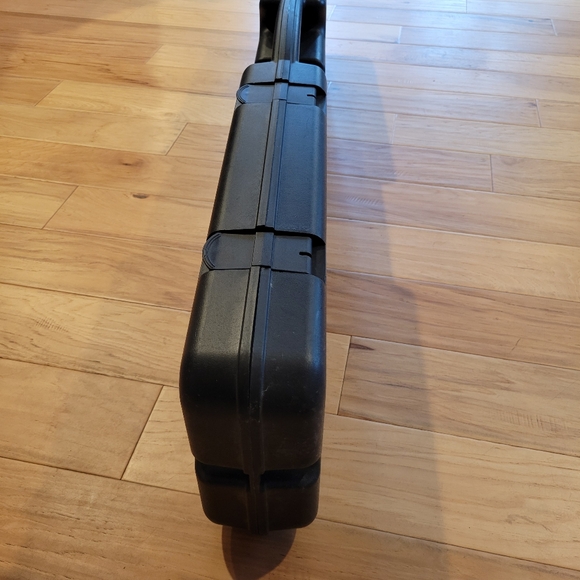 Daniel Defense Factory Hard Rifle Case With Dual Padding - Picture 6 of 11